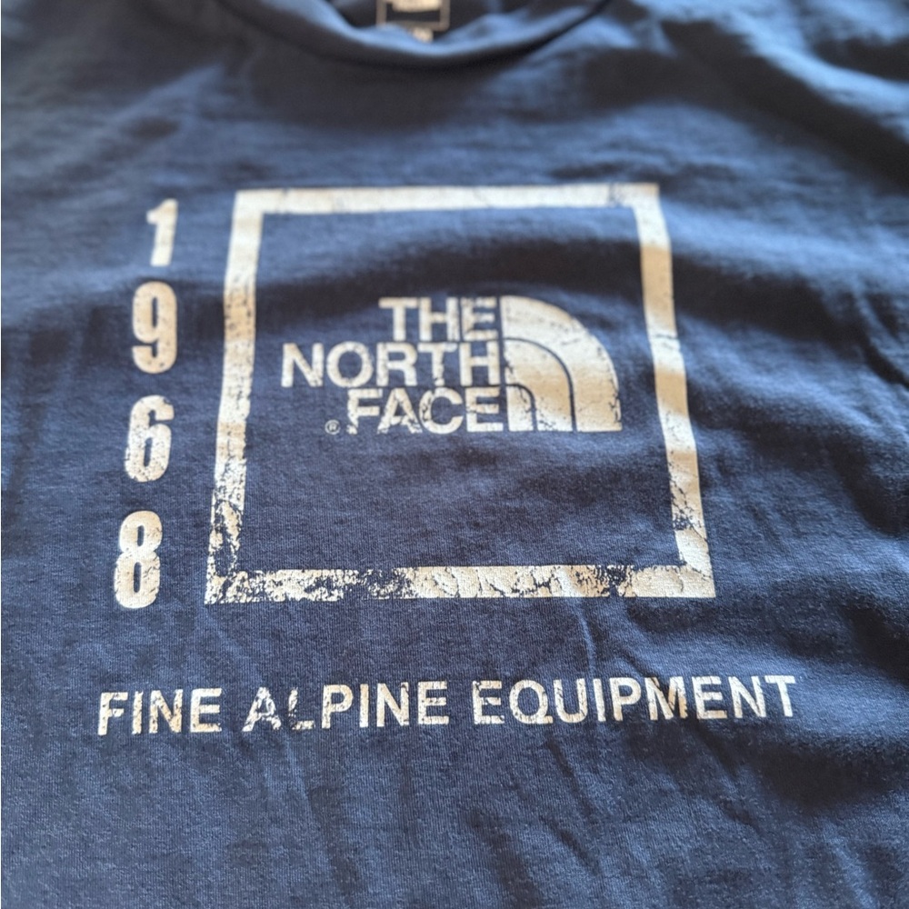 Men’s North Face Long Sleeve Shirt – Size M – Navy